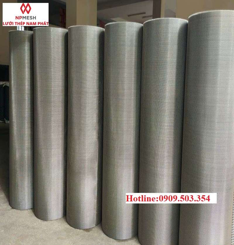 Sợi lưới inox đan dệt đều, bề mặt sáng, chịu lực tốt